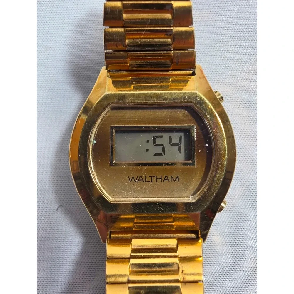 Waltham Quartz Digital Square Gold Metal Bracelet - Running
